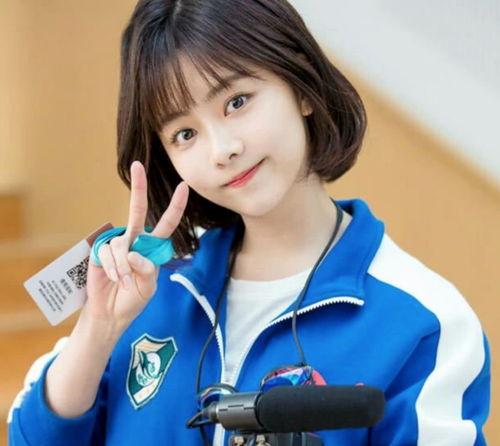 圈内人爆料谭松韵许凯,甜蜜互动引粉丝热议